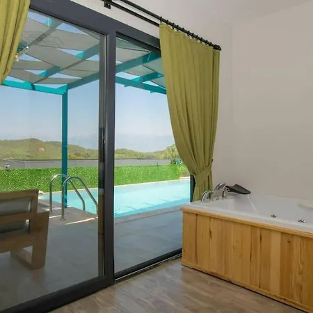 Villa Merkezde Lueks Pamela 1 *
